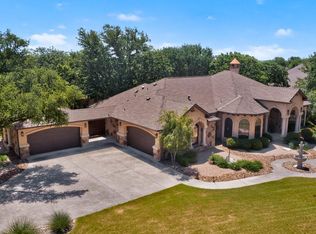 116 Roble Roja Dr, Georgetown, TX 78633