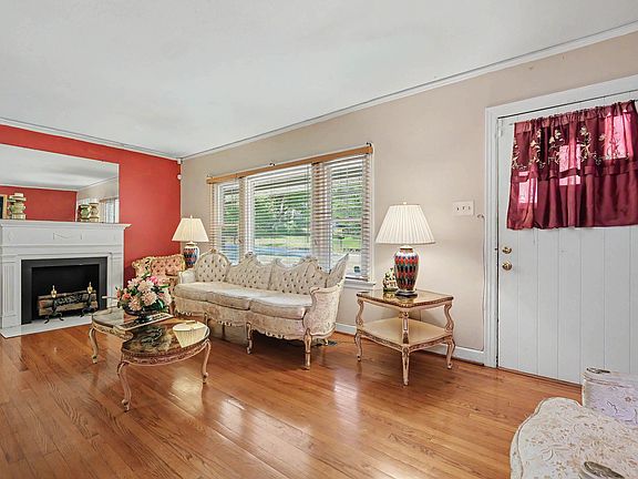 3rd image of 8007 Ascension Rd