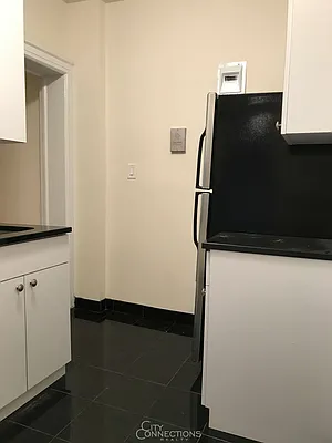 Rented by City Connections Realty | media 11