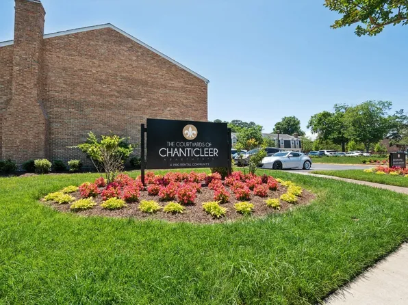 The Courtyards of Chanticleer