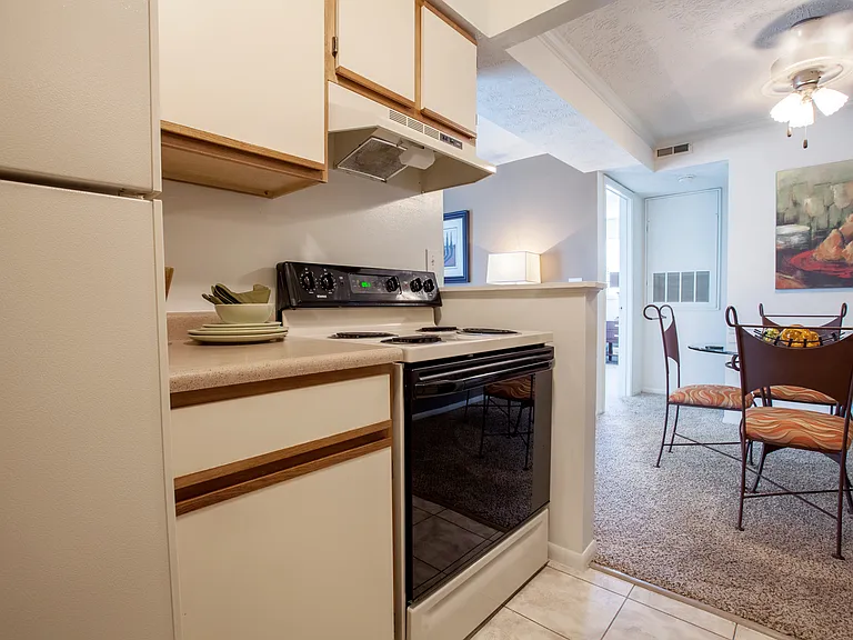 Gettysburg Square Apartments open kitchen and floorplan