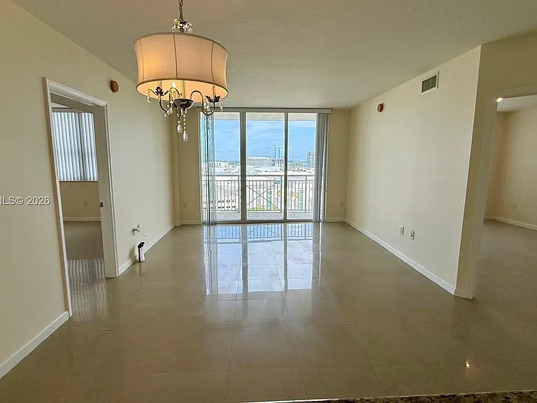 19501 W Country Club Dr #1212 — Photo 31