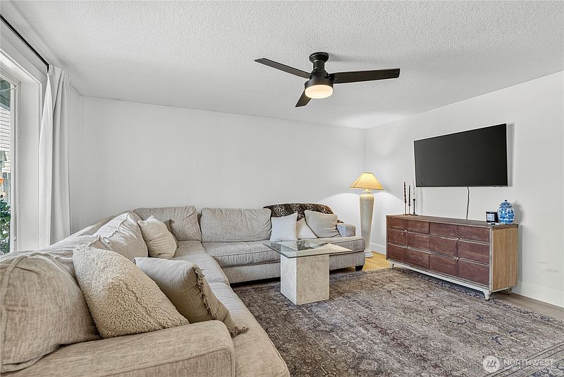 5th image of 186 DECATUR Drive