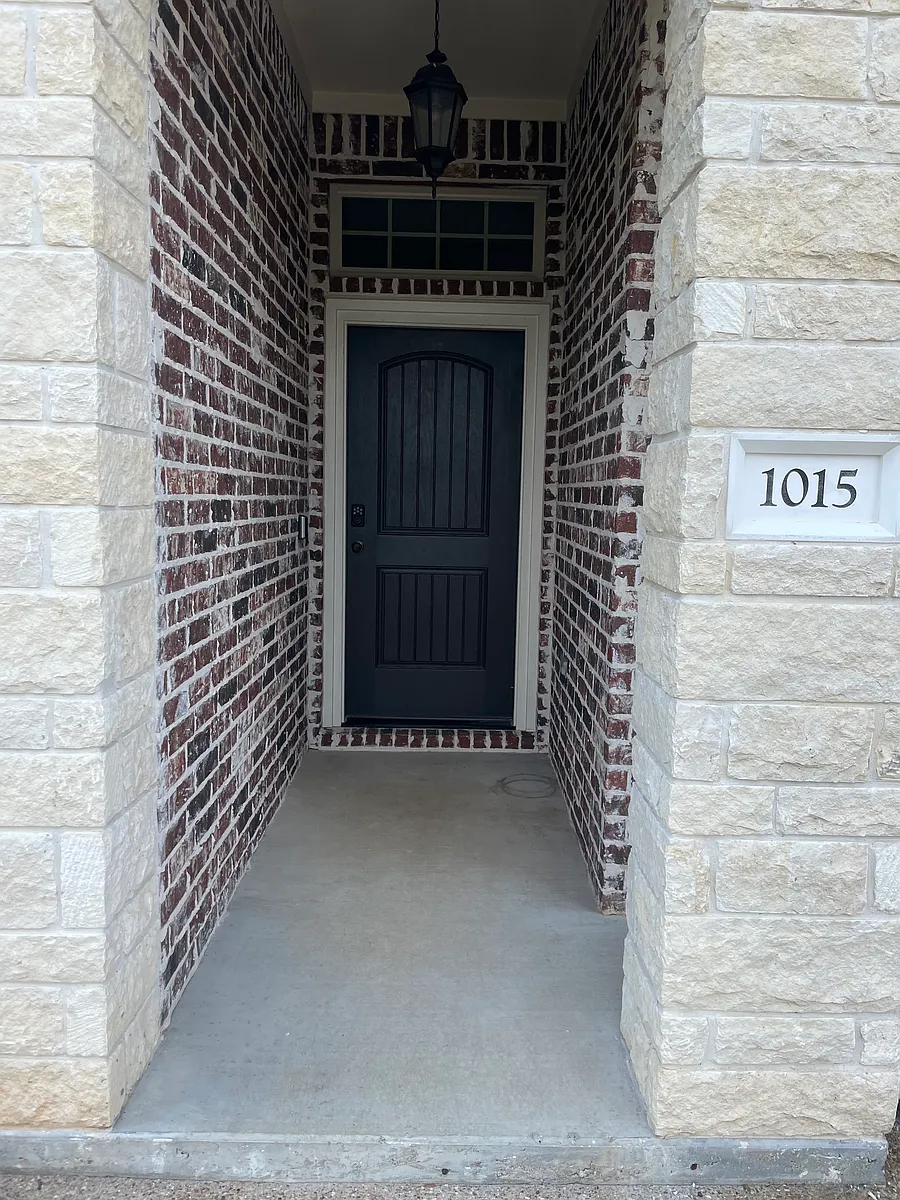 Building Photo - 1015 Dove Run Trl