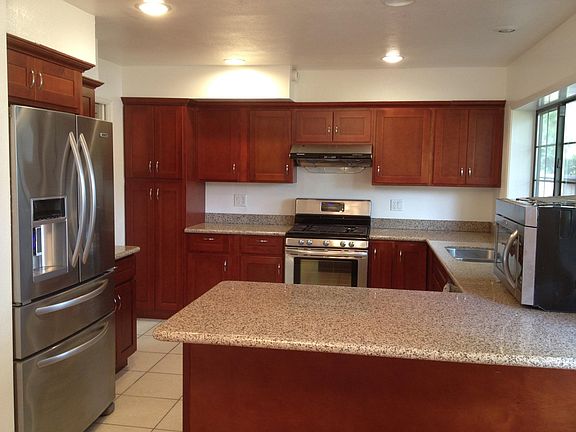 3rd image of 444 Allegan Cir