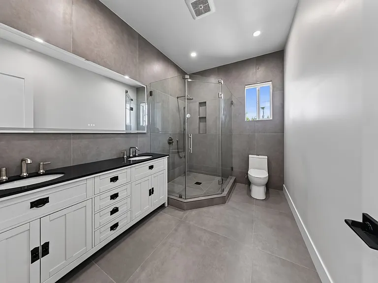 8018 Shadyglade Ave — Photo 43