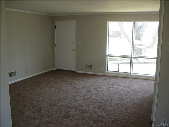 2nd image of 2686 Colvin Blvd