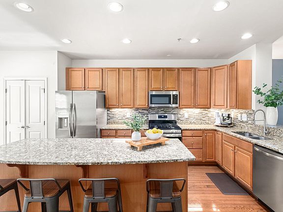 3rd image of 2921 Galloway Pl