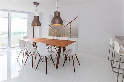 2nd image of 5161 Collins Ave #1718-14113
