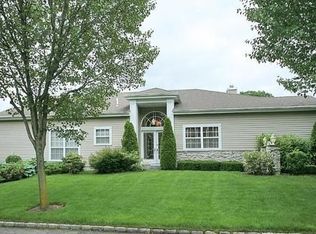 1 The Grns, Hauppauge, NY 11788