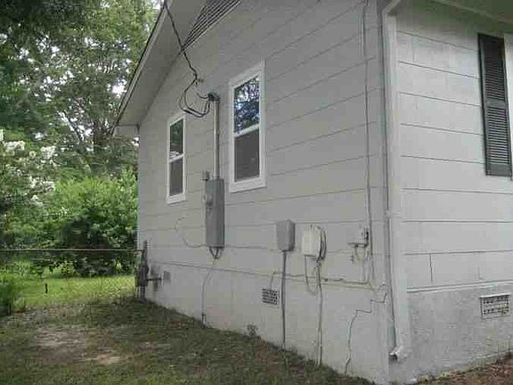 3rd image of 222 Pemberton Dr