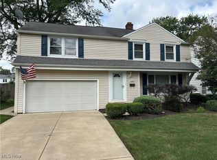 1194 Croyden Rd, Lyndhurst, OH 44124