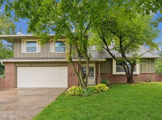 4413 73rd Pl, Urbandale, IA 50322