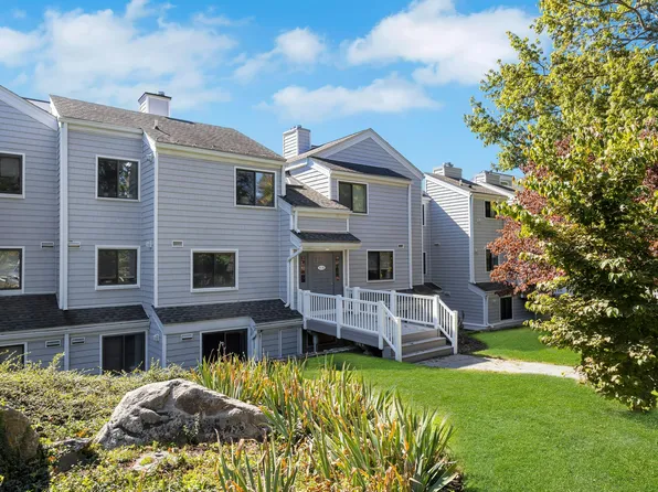33 Rowayton Woods Drive #33, Norwalk, CT 06854