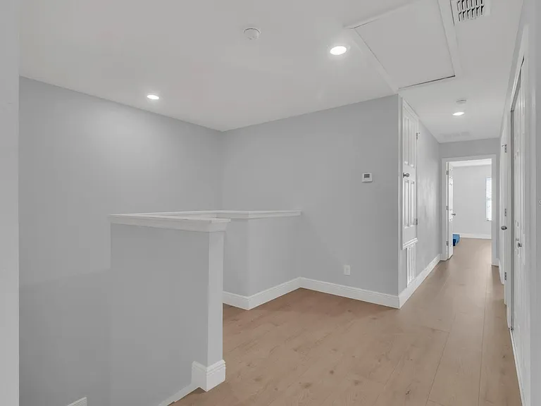 1739 Kato Way — Photo 7
