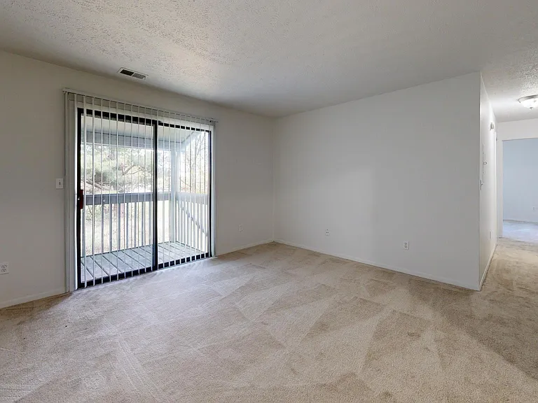 Country Meadow Apartments — Photo 41