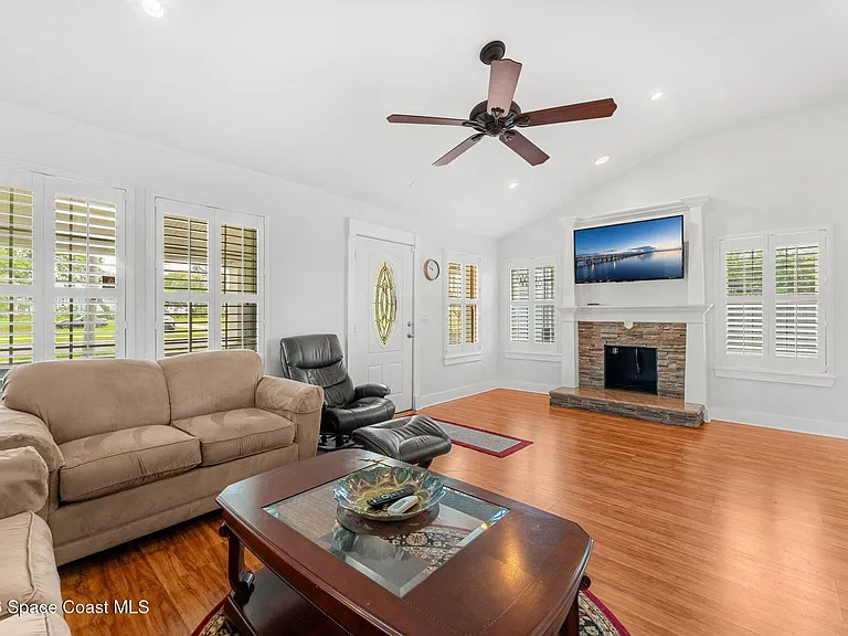 116 Rosa L Jones Dr — Photo 8
