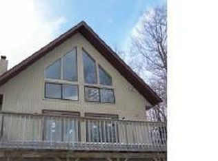 4 E Pl, Gouldsboro, PA