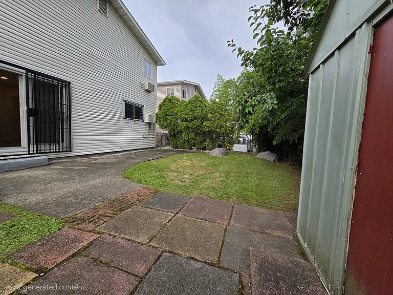 30 Amber St #2 — Photo 18