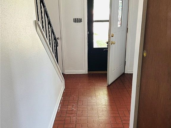 4th image of 5038 Hahn Ave