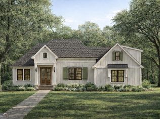 108 Maybird Dr, Kingsland, GA 31548