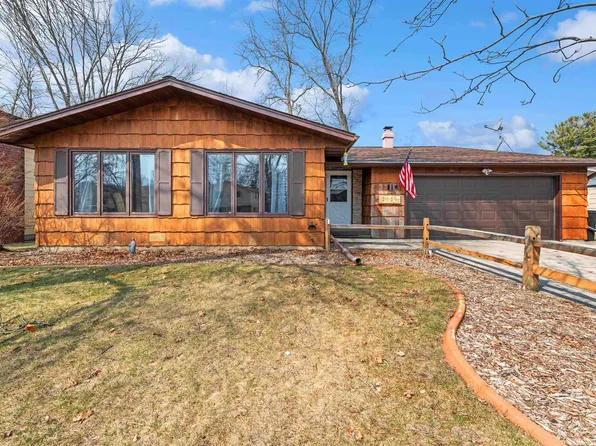 2729 Richard St, Marinette, WI 54143