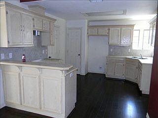 5th image of 202 Dominique Ln