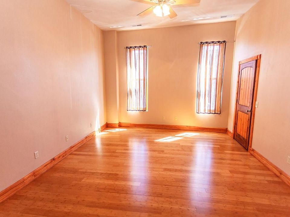 Very large Guest room