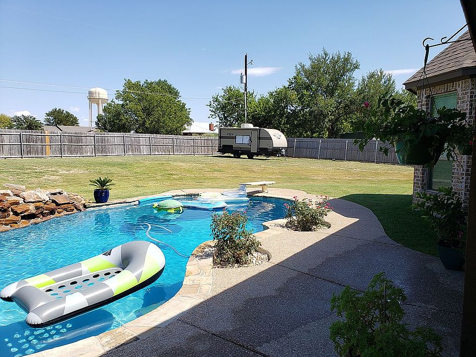 2nd image of 416 Vista Dr