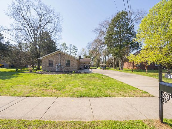3rd image of 605 Virginia Belle Dr