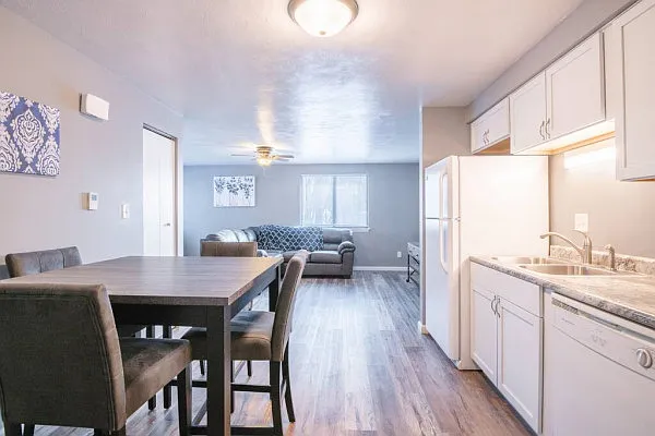 2 bed, 1.5 bath, 1000 sqft, $1,799 — Photo 2