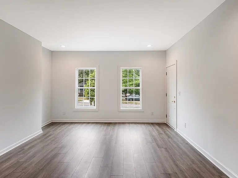 114 N Guthrie Ave — Photo 5