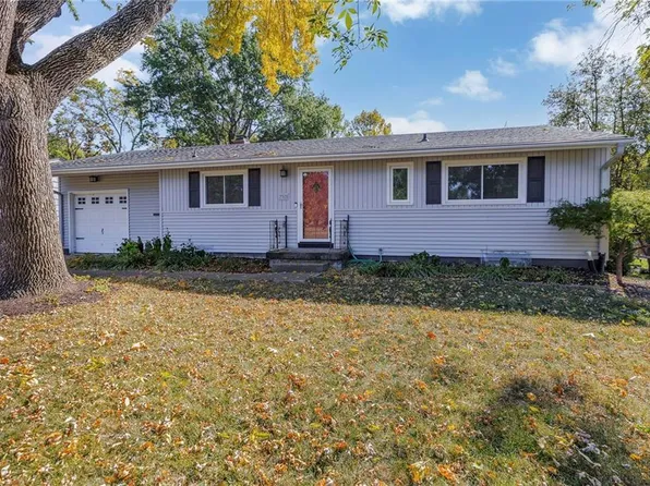 7515 W 71st St, Overland Park, KS 66204