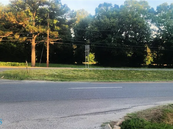 George Washington Mem Hwy, Gloucester, VA 23061