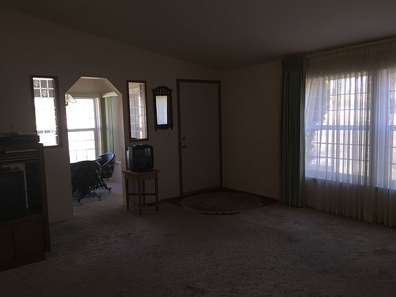 5th image of 610 NW Cliff Ave