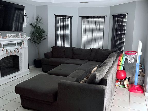 3rd image of 614 Cactus Ave