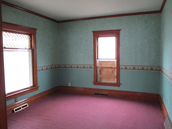 2nd image of 333 W Crawford St