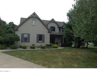 8017 Hunters Cv, Youngstown, OH 44512