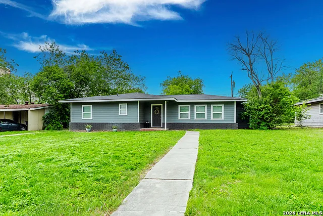 3 bed, 1.0 bath, 1226 sqft, $1,550 — Photo 3