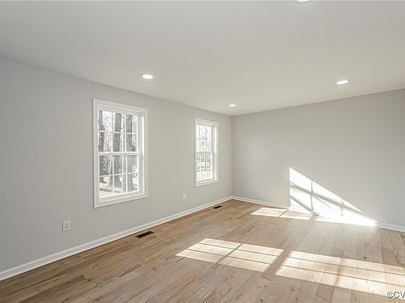4th image of 18200 Bonneville Ln