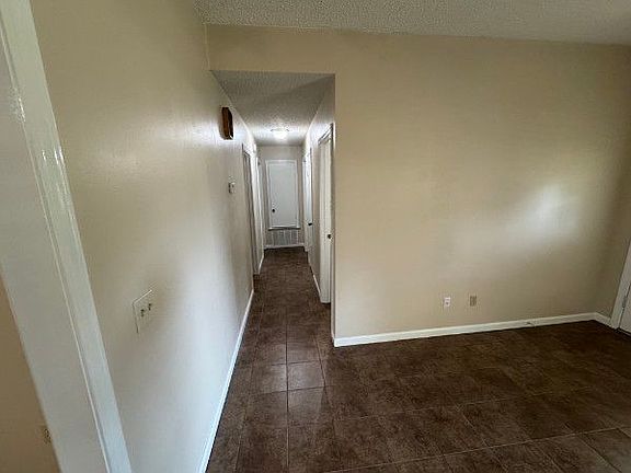 4th image of 906 Win Brook Cir