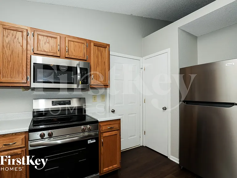 1880 Long Lake Dr — Photo 11