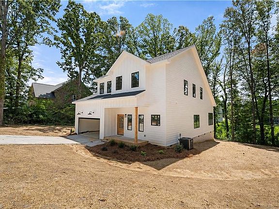 2nd image of 4728 Spitfire Ln