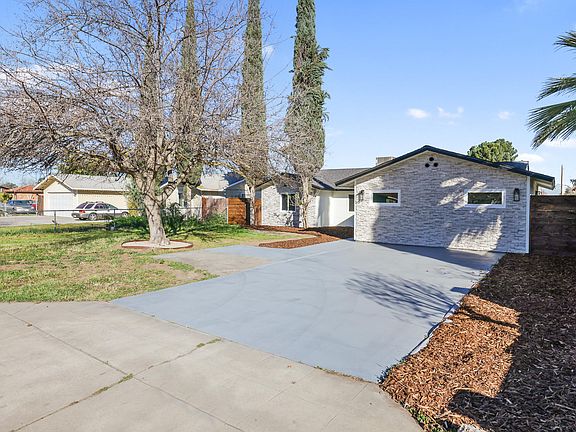 5th image of 4947 E Tulare Avenue