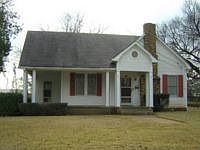1st image of 705 W Austin St