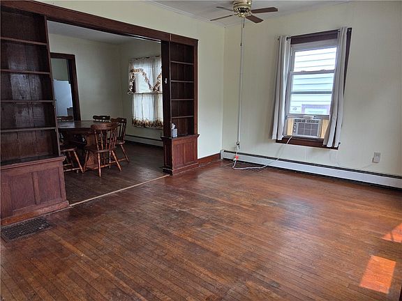 2nd image of 252 W 13th St