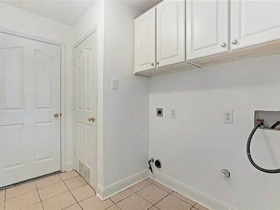 2nd image of 124 Duhe Dr