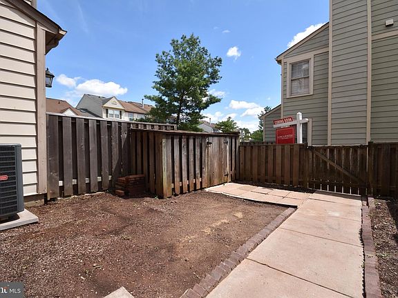 3rd image of 7519 Belle Grae Dr