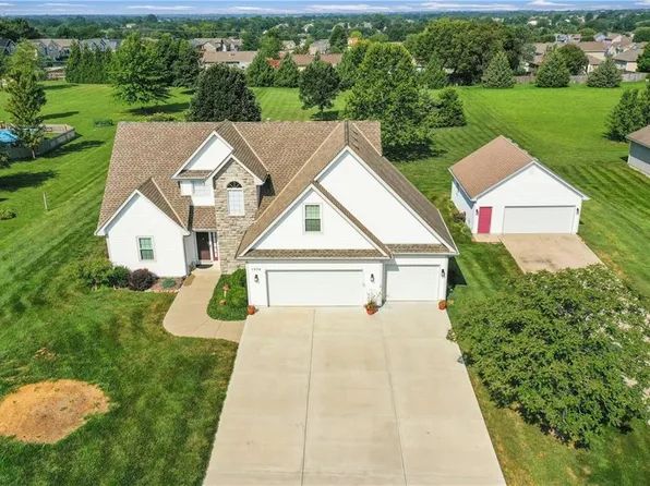 1504 Allendale Lake Rd, Greenwood, MO 64034