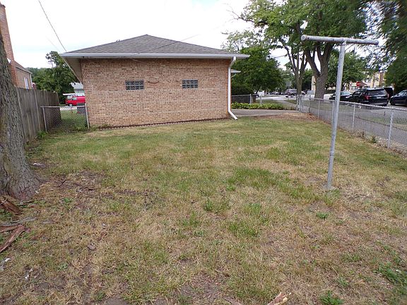 5th image of 8201 W Forest Preserve Ave